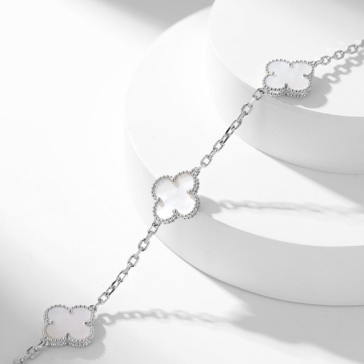 [Elara jewelsry ]CLOVER 10 MOTIFS WHITE MOTHER OF PEARL NECKLACE