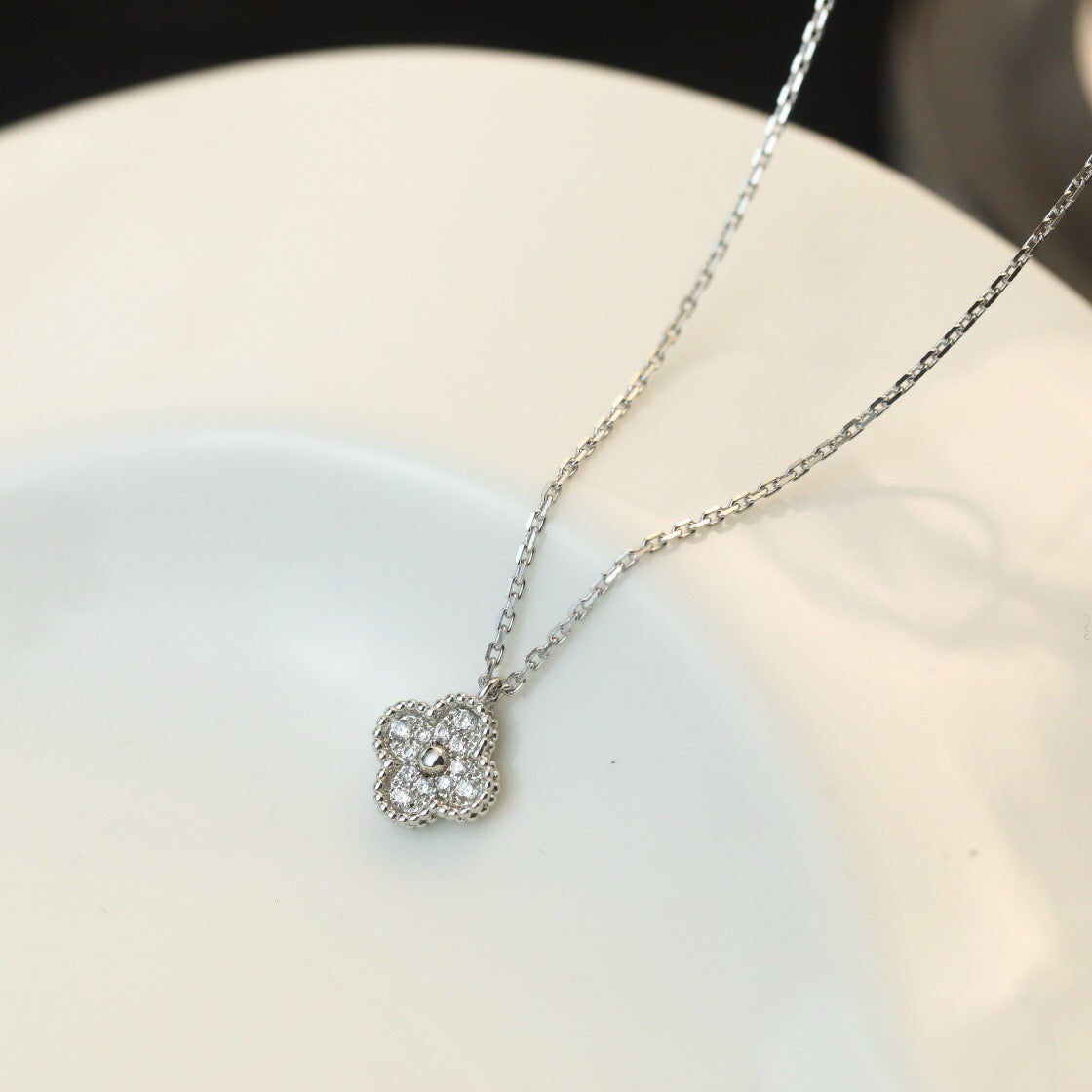 [Elara jewelsry ]CLOVER MINI 9.5MM PENDANT DIAMOND NECKLACE
