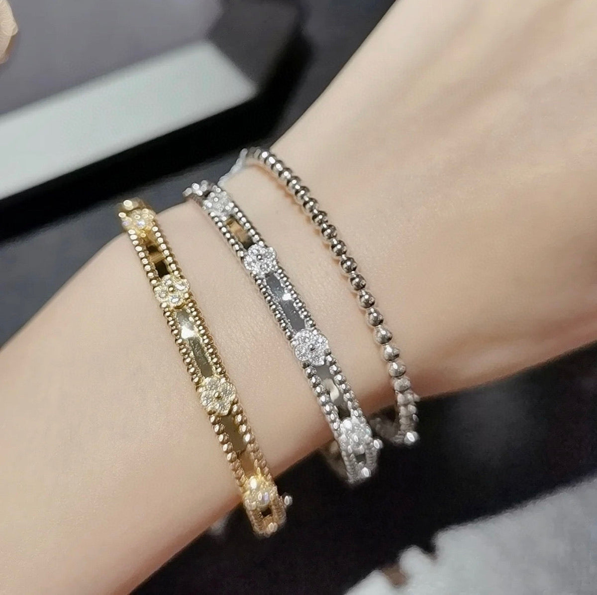 [Elara jewelsry ]CLOVER BRACELET 4MM DIAMONDS