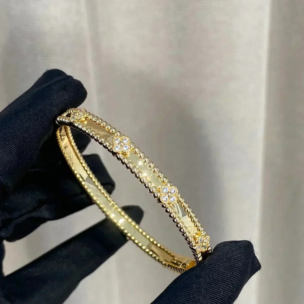 [Elara jewelsry ]CLOVER BRACELET 4MM DIAMONDS