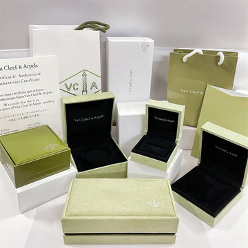 [Elara jewelsry ]VA CLOVER BRACELET NECKLACE RING BOX GIFT BAG