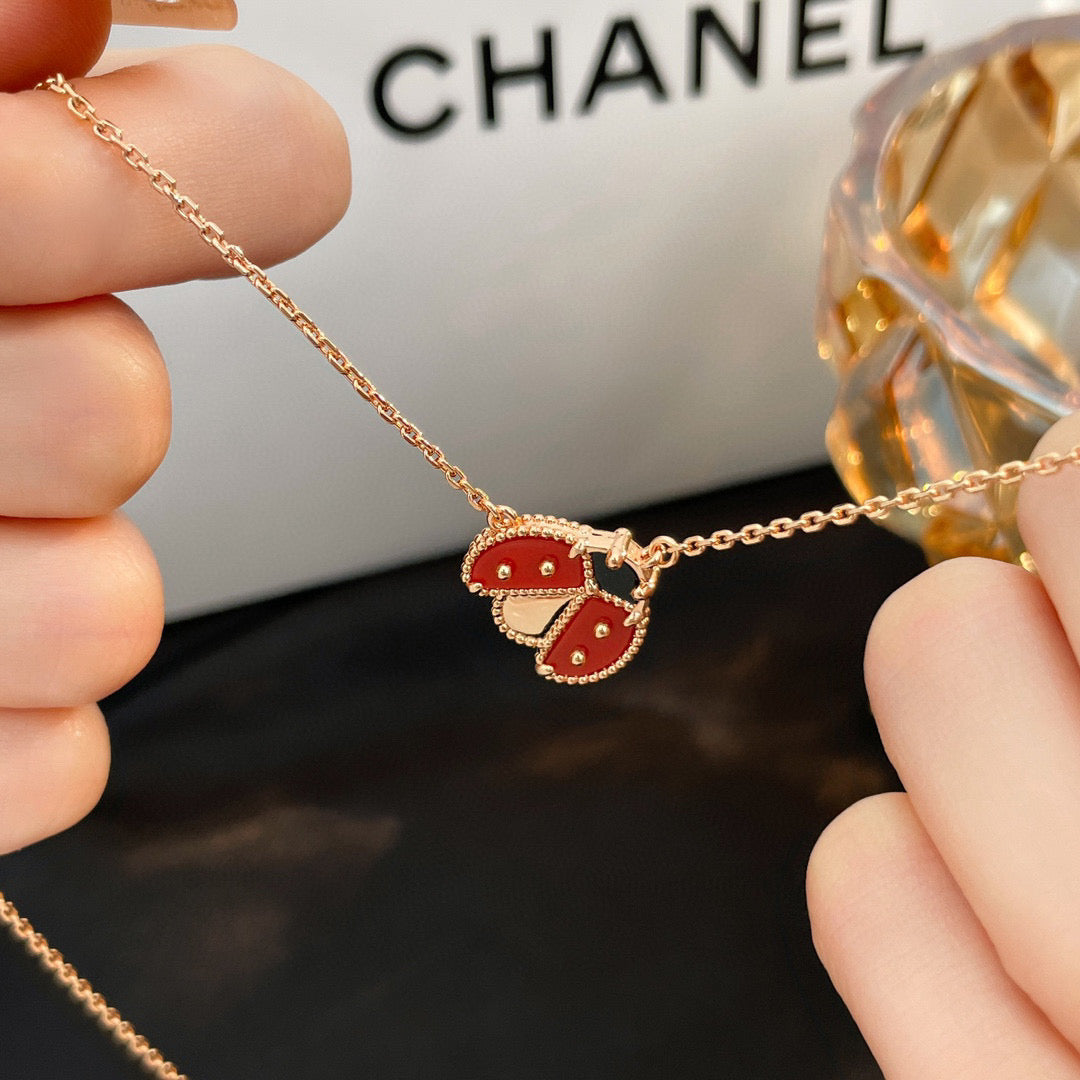 [Elara jewelsry ]LUCKY  CARNELIANS LADYBUG NECKLACE