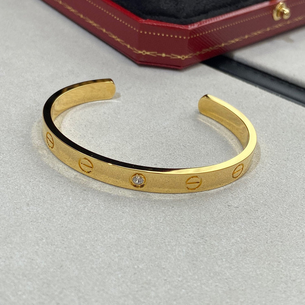 [Elara jewelsry ]LOVE BRACELET 6.1MM 1 DIAMOND OPEN CUFF