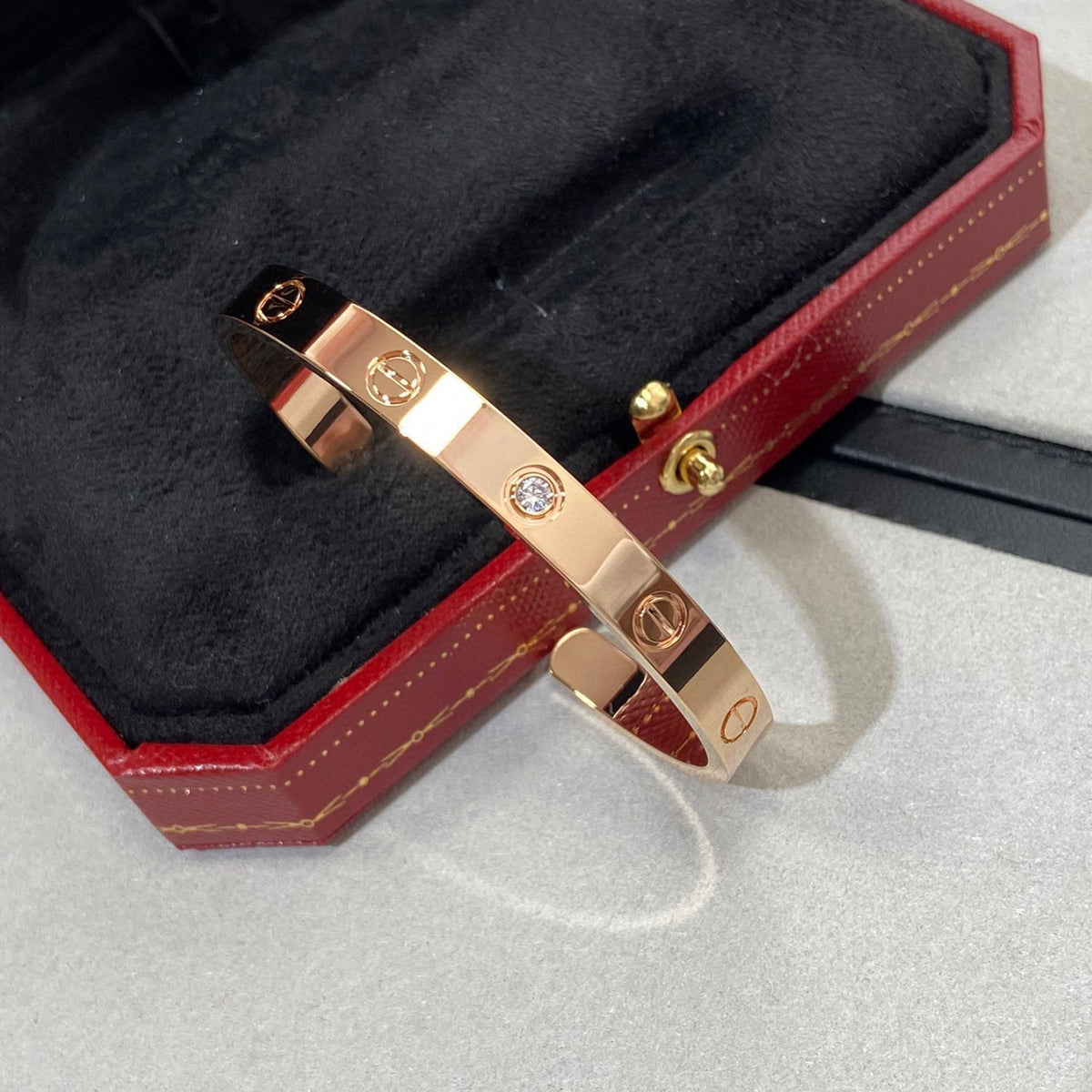 [Elara jewelsry ]LOVE BRACELET 6.1MM 1 DIAMOND OPEN CUFF