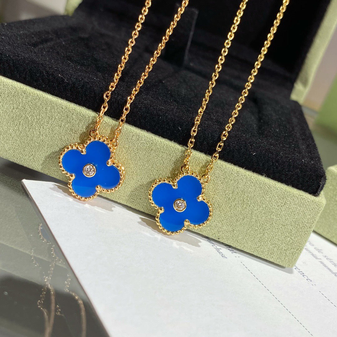 [Elara jewelsry ]CLOVER 15MM DIAMOND AND BLUE AGATE NECKLACE