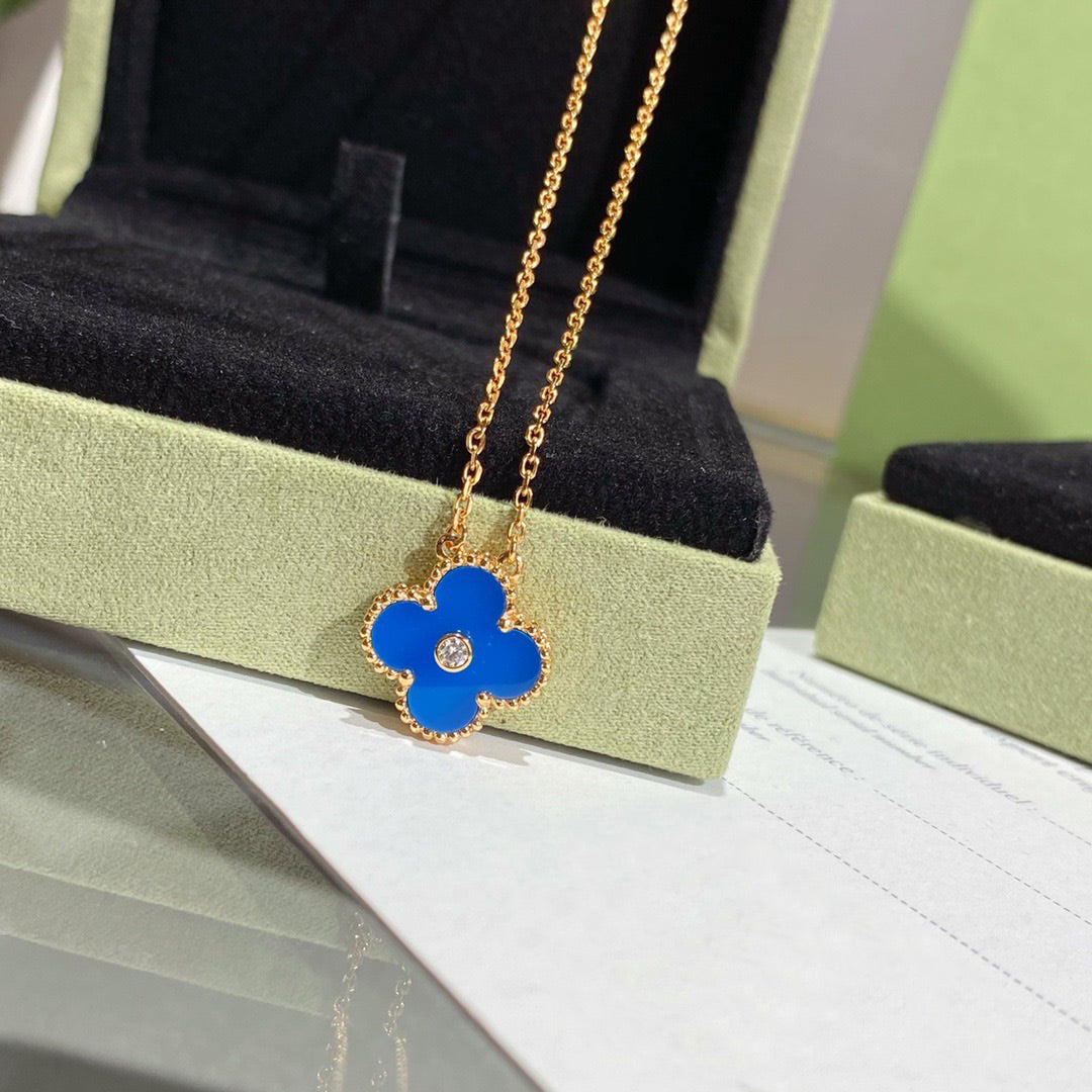 [Elara jewelsry ]CLOVER 15MM DIAMOND AND BLUE AGATE NECKLACE