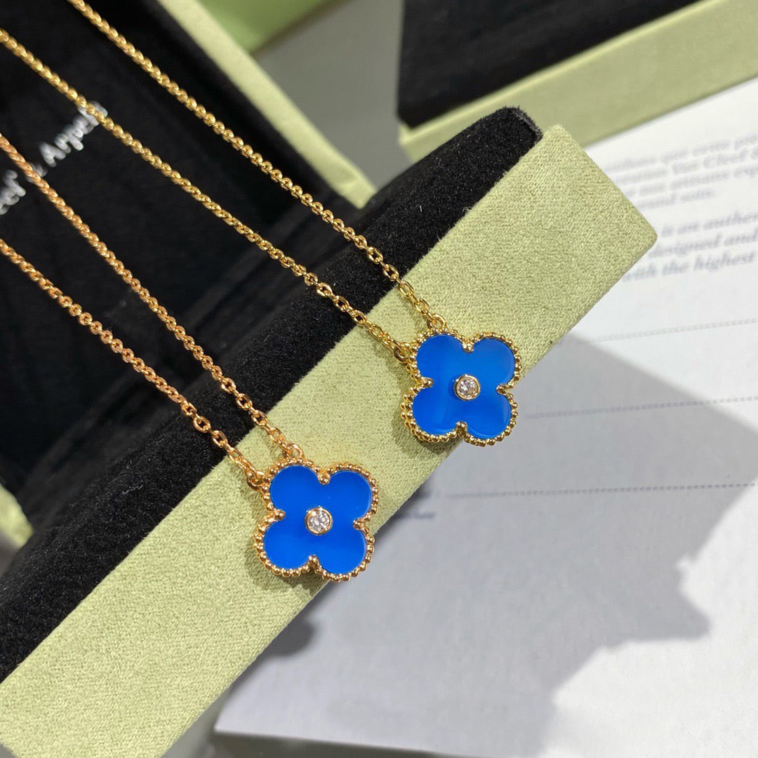 [Elara jewelsry ]CLOVER 15MM DIAMOND AND BLUE AGATE NECKLACE