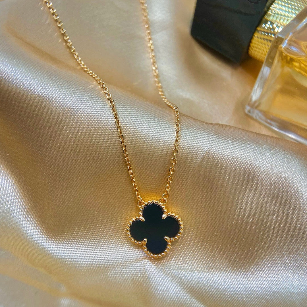 [Elara jewelsry ]CLOVER 15MM BLACK ONYX SINGLE FLOWER NECKLACE
