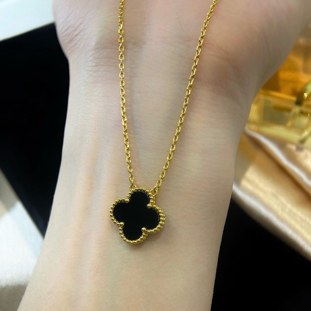 [Elara jewelsry ]CLOVER 15MM BLACK ONYX SINGLE FLOWER NECKLACE