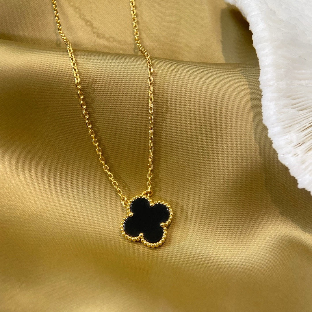 [Elara jewelsry ]CLOVER 15MM BLACK ONYX SINGLE FLOWER NECKLACE