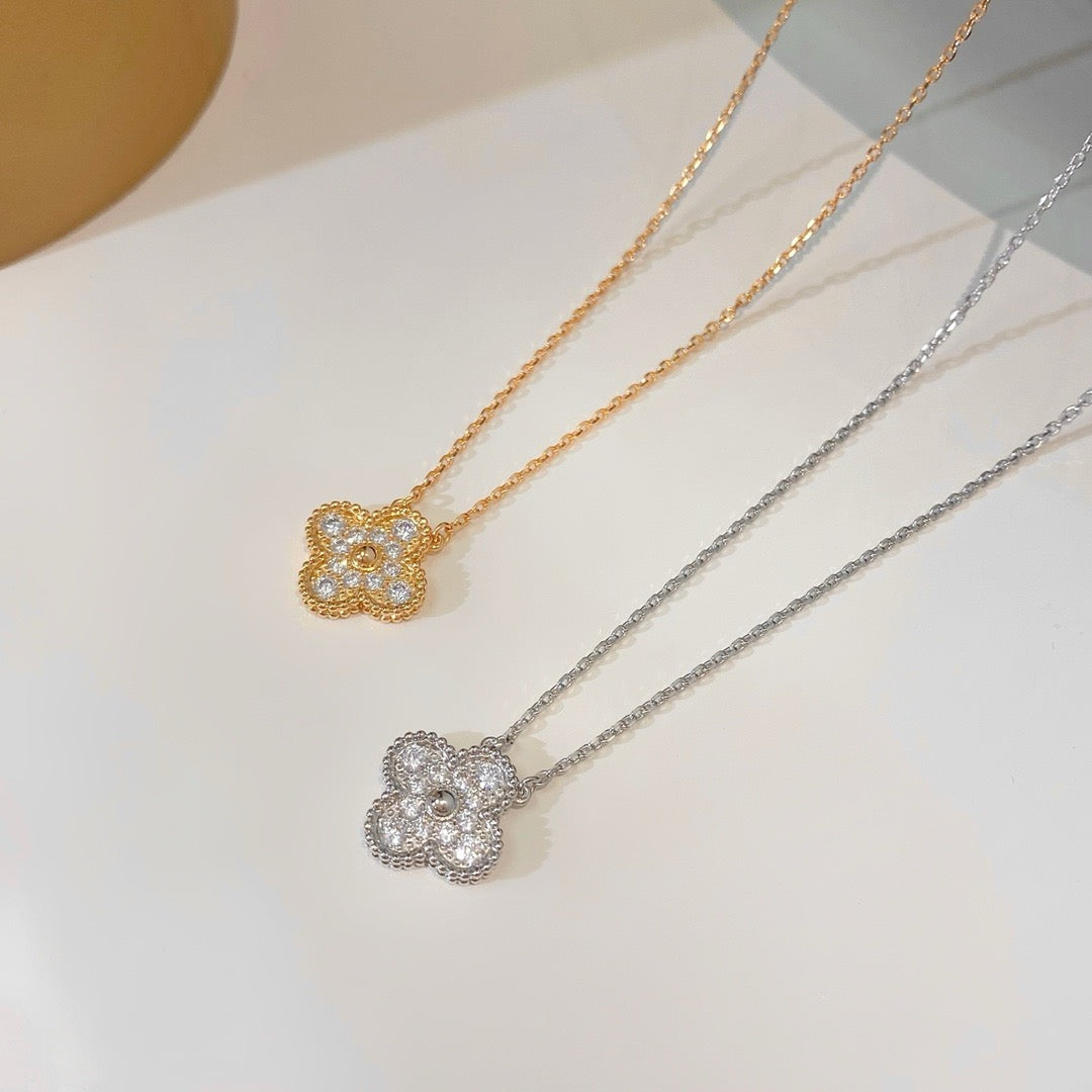 [Elara jewelsry ]CLOVER 15MM DIAMOND SINGLE FLOWER NECKLACE