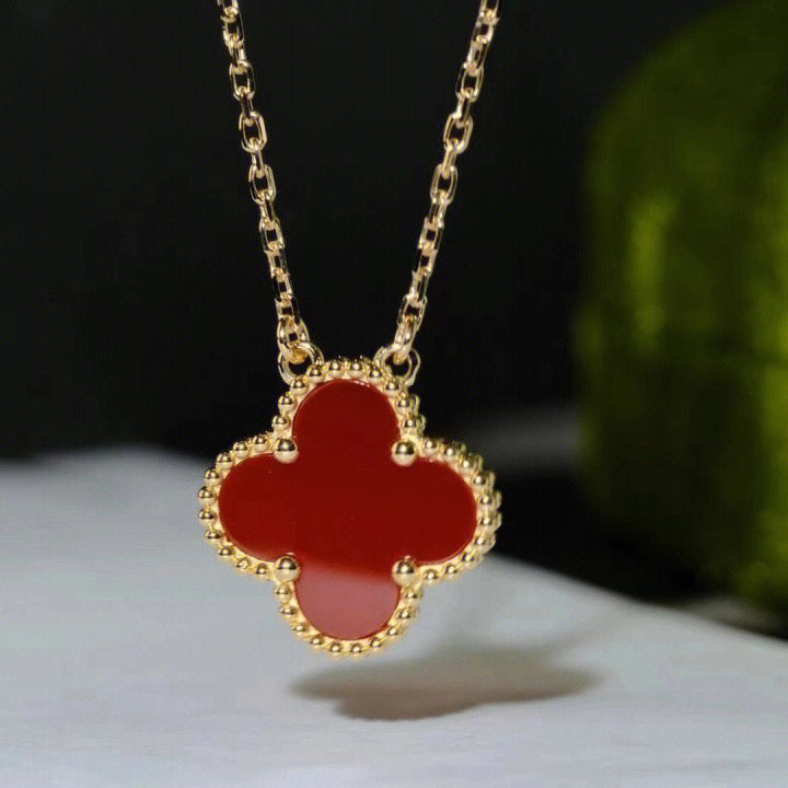 [Elara jewelsry ]CLOVER 15MM CARNELIAN SINGLE FLOWER NECKLACE