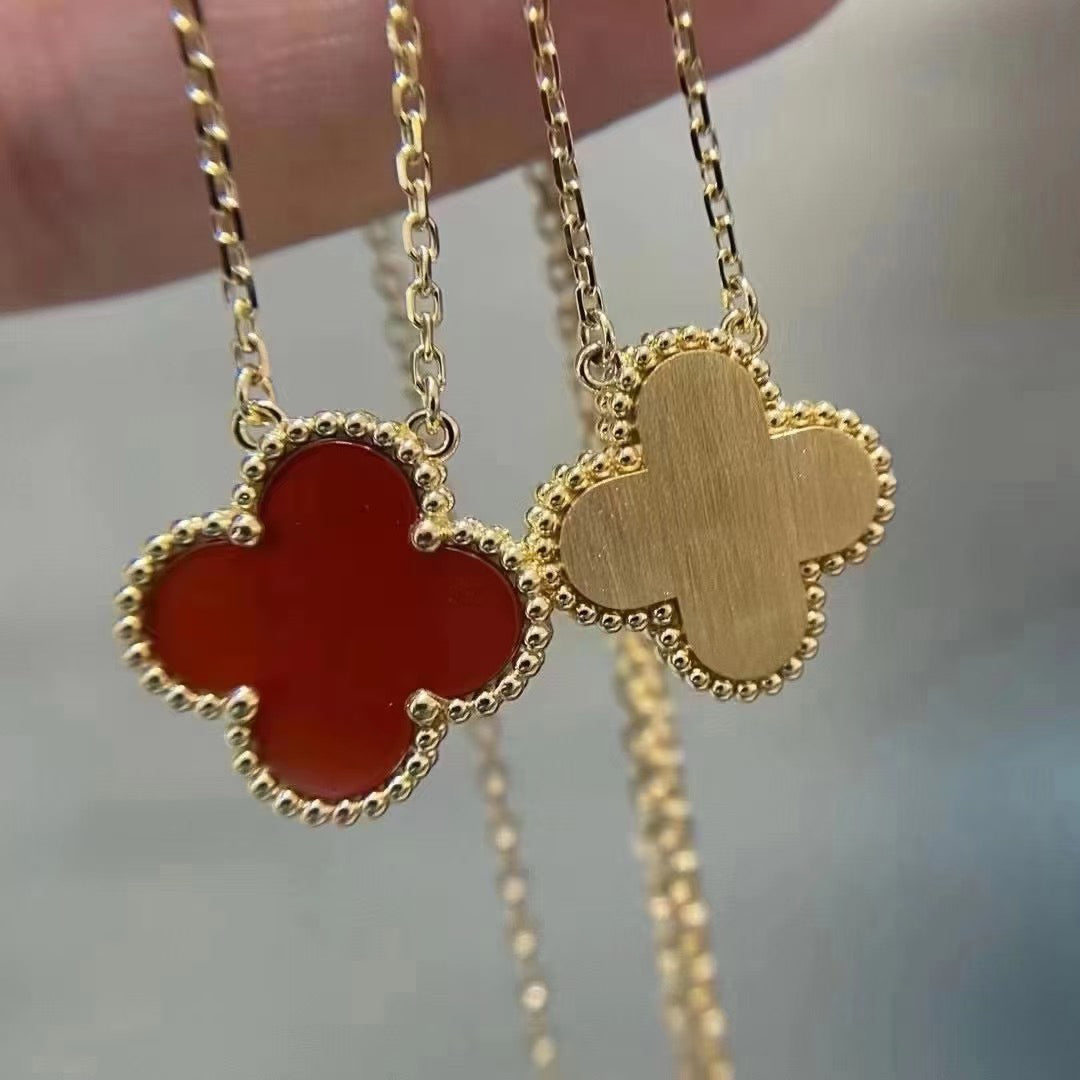 [Elara jewelsry ]CLOVER 15MM CARNELIAN SINGLE FLOWER NECKLACE