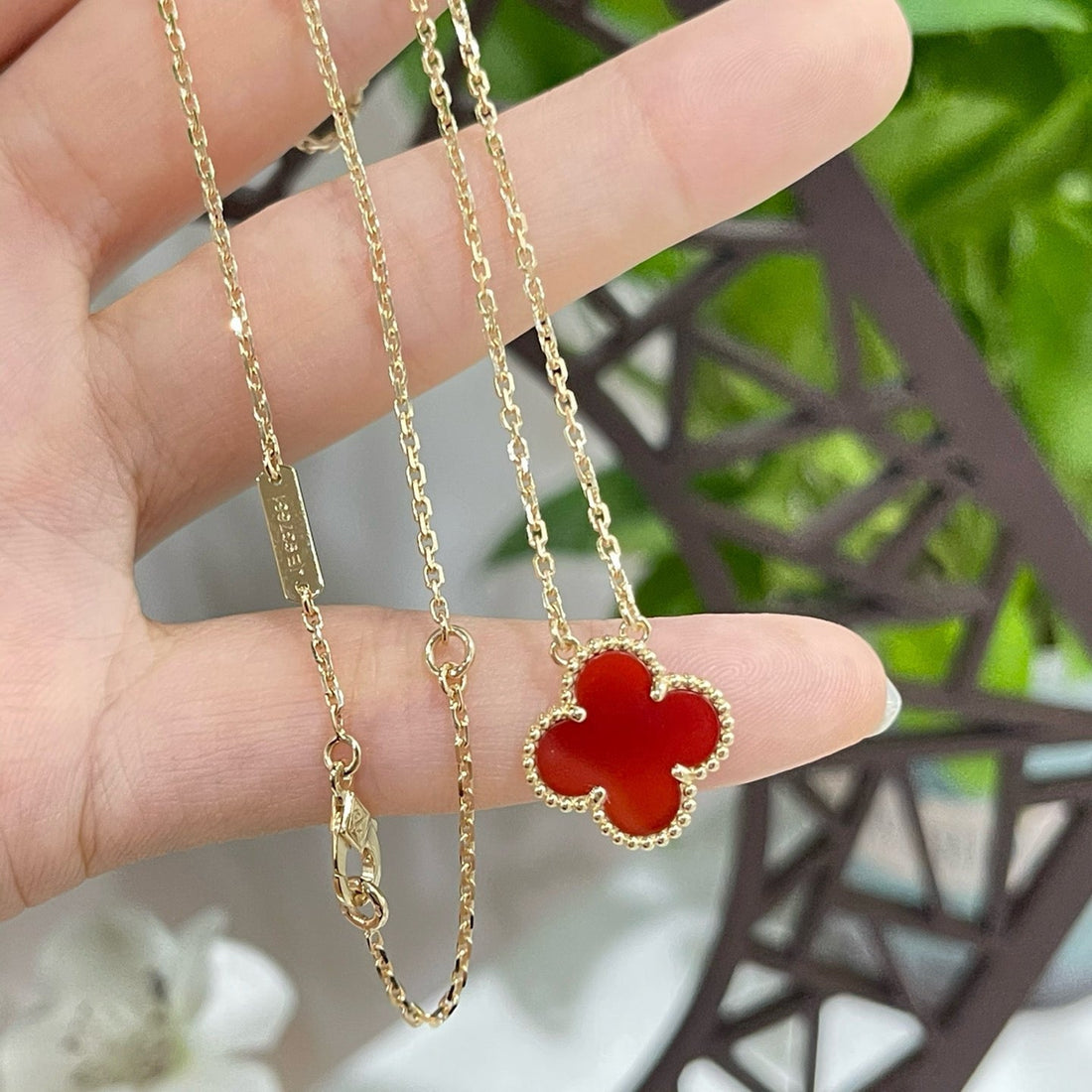 [Elara jewelsry ]CLOVER 15MM CARNELIAN SINGLE FLOWER NECKLACE