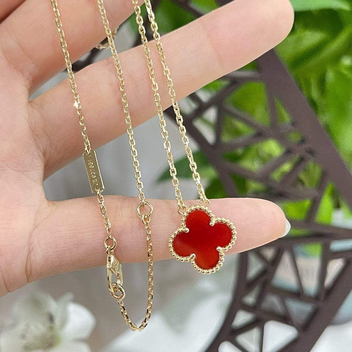 [Elara jewelsry ]CLOVER 15MM CARNELIAN SINGLE FLOWER NECKLACE