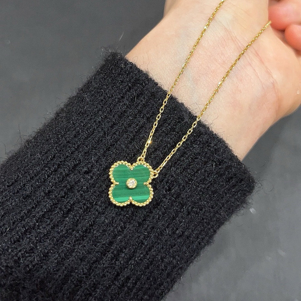[Elara jewelsry ]CLOVER 15MM DIAMOND TURQUOISE NECKLACE