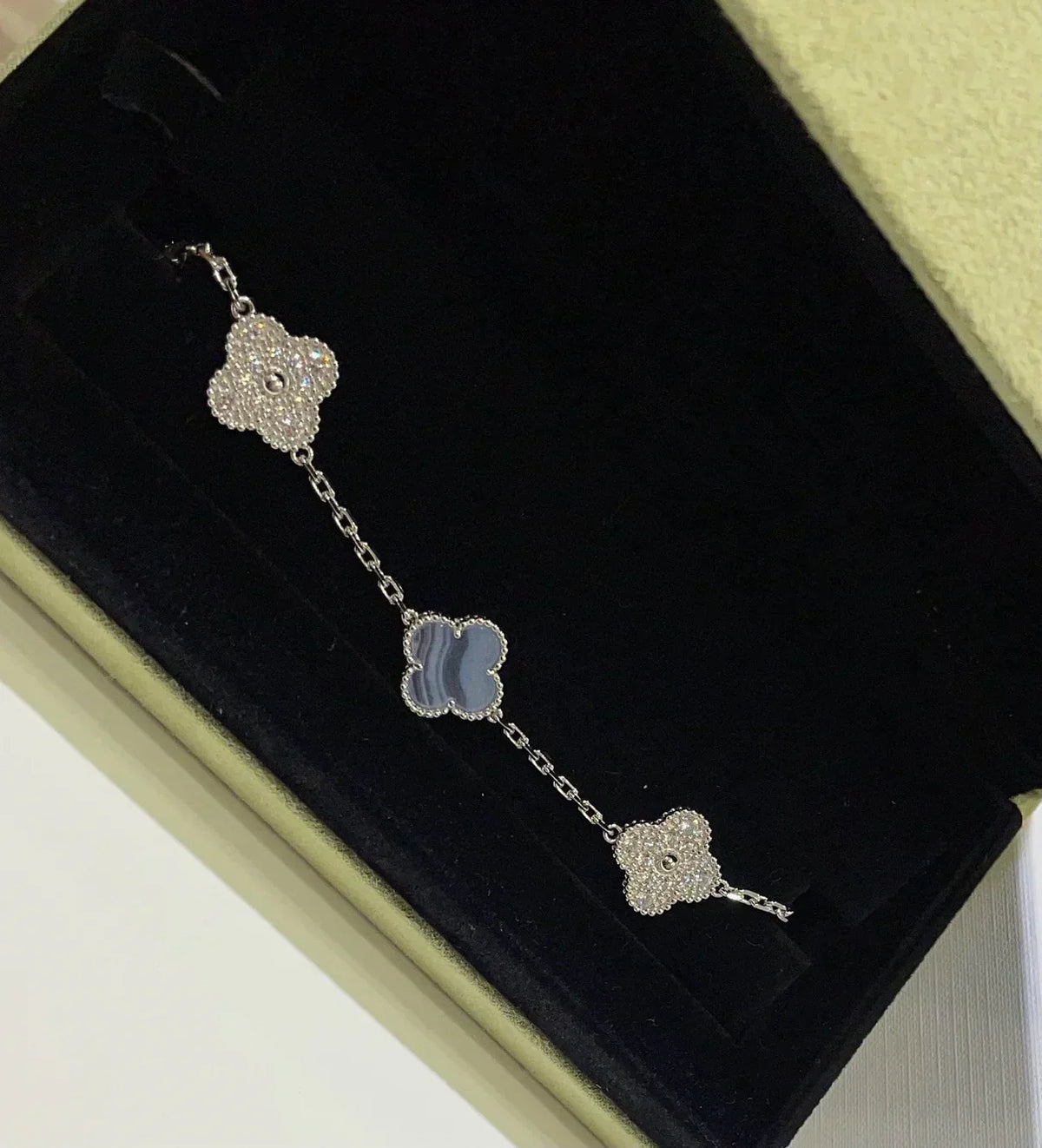 [Elara jewelsry ] CLOVER 5 MOTIF PURPLE CHALCEDONY BRACELET COLLECTION