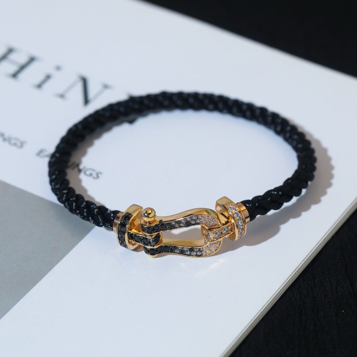[Elara jewelsry ]FORCE LARGE HORSESHOE BLACK WHITE DIAMOND BRACELET SILVER