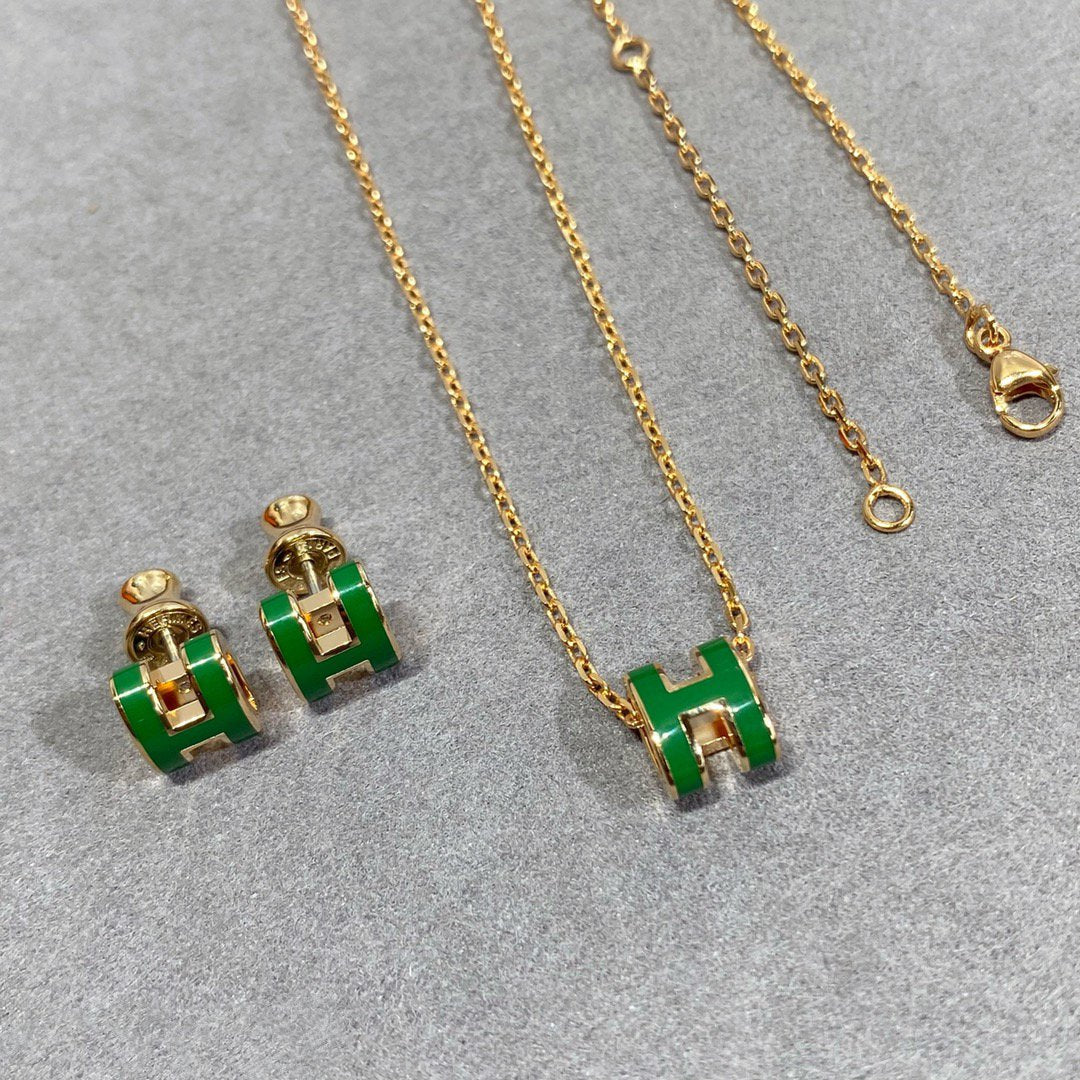 [Elara jewelsry ]POP H GREEN NECKLACE SILVER AND GOLD
