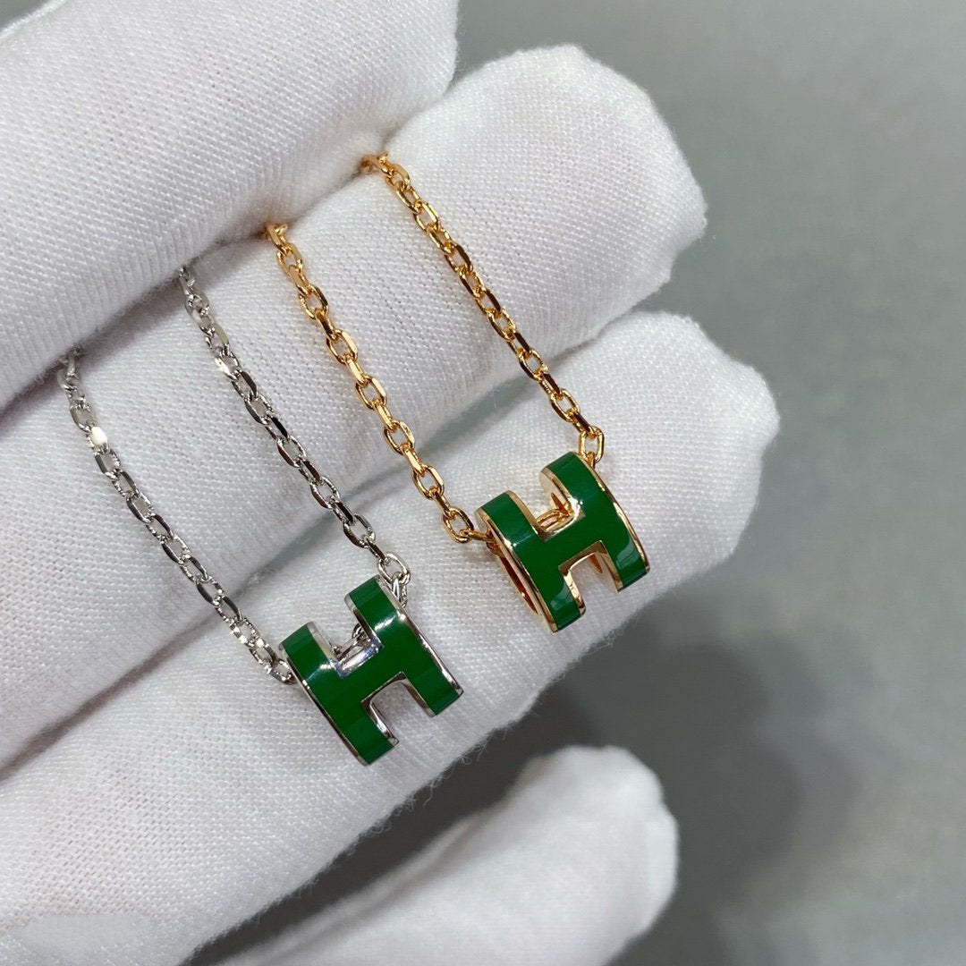 [Elara jewelsry ]POP H GREEN NECKLACE SILVER AND GOLD