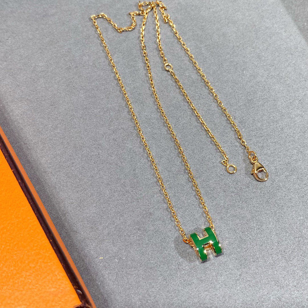 [Elara jewelsry ]POP H GREEN NECKLACE SILVER AND GOLD