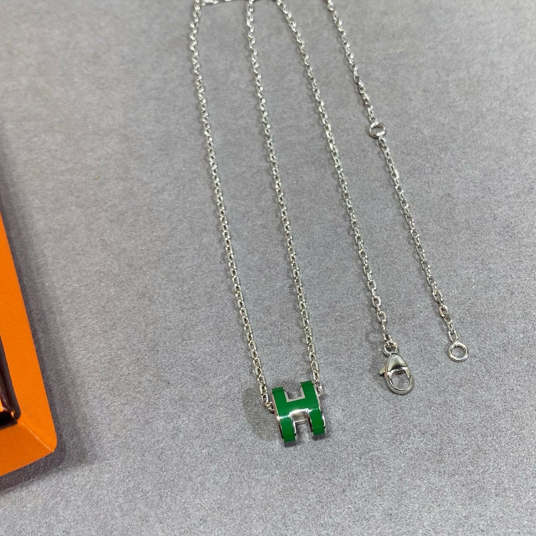 [Elara jewelsry ]POP H GREEN NECKLACE SILVER AND GOLD