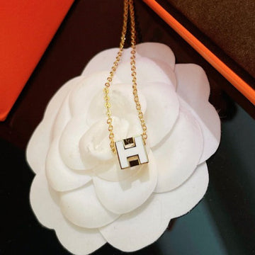 [Elara jewelsry ]H WHITE SQUARE GOLD NECKLACE