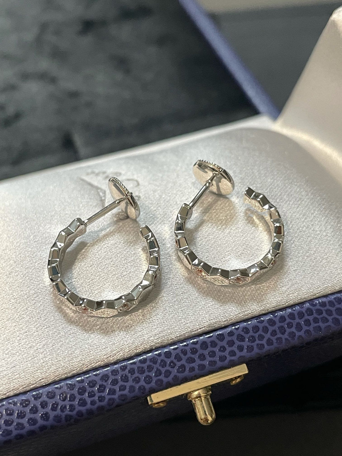[Elara jewelsry ]Hollow Design Four-Leaf Clover Flower Shape Earrings
