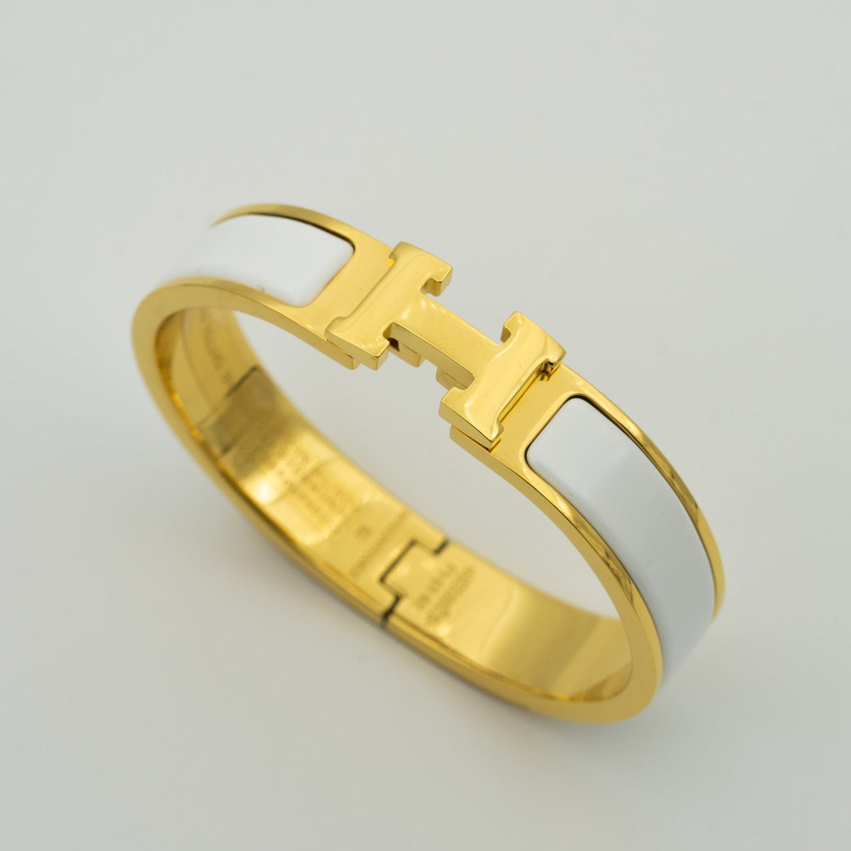 [Elara jewelsry ]H WHITE BRACELET