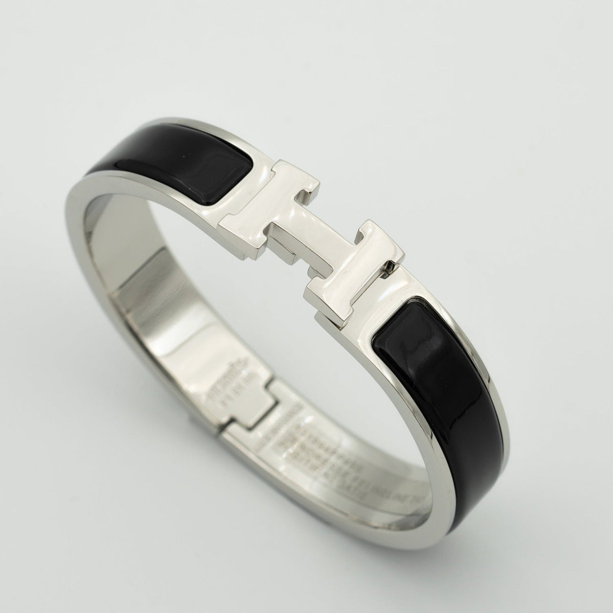 [Elara jewelsry ]H BLACK BRACELET