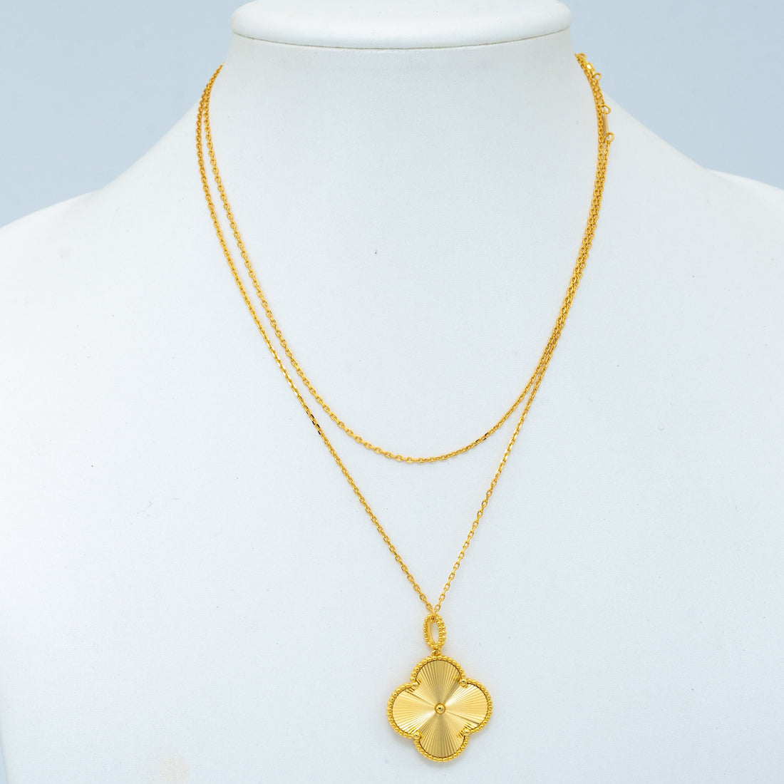 [Elara jewelsry ]CLOVER 25MM PEDANT NECKLACE GOLD