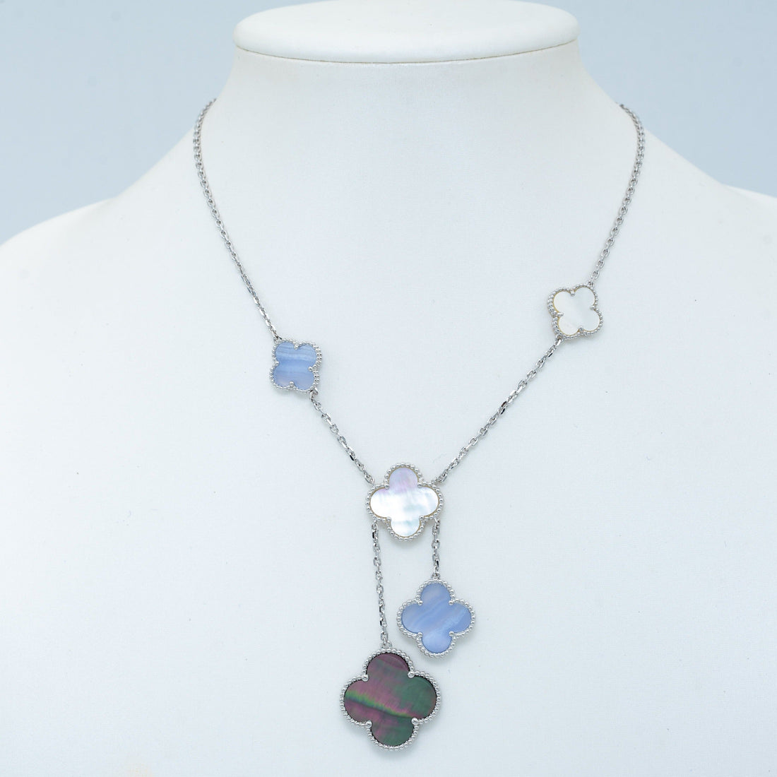 [Elara jewelsry ]CLOVER MOP CHALCEDONY NECKLACE SILVER 6 MOTIF
