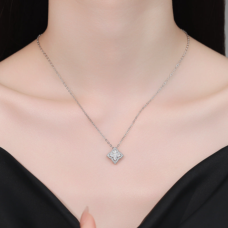 [Elara]STAR-CLOVER MOISSANITE NECKLACE