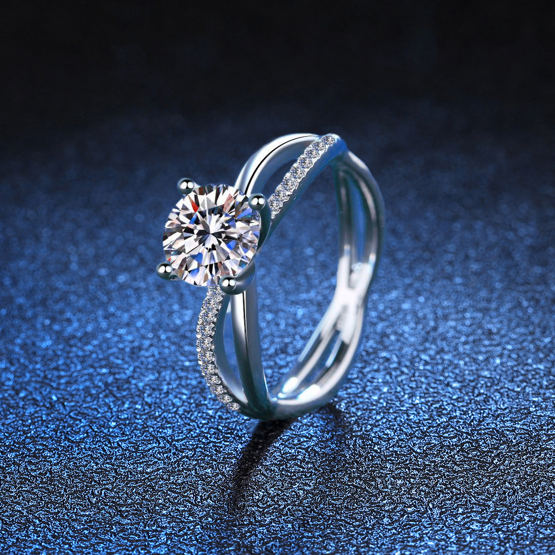 [Elara]ELEGANT 4-PRONG CROSSOVER MOISSANITE ENGAGEMENT RING