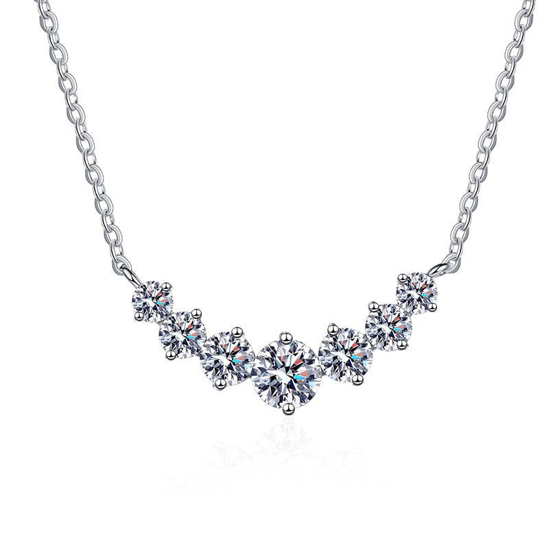 [Elara]MINIMALIST CURVED SMILE MOISSANITE NECKLACE