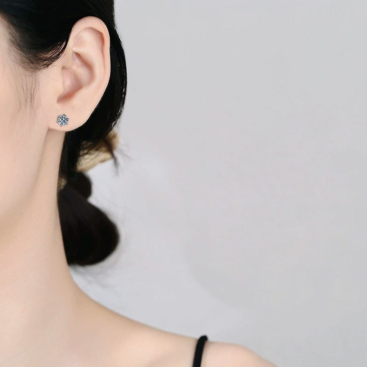 [Elara]SIX-PRONG MOISSANITE EARRINGS