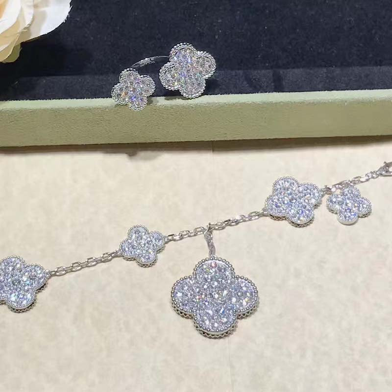 [Elara jewelsry ]CLOVER 6 MOTIFS SILVER DIAMOND BRACELET