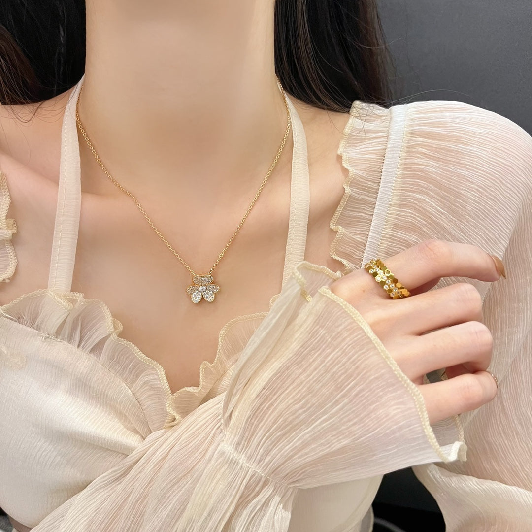 [Elara jewelsry ]FLOWER DIAMOND NECKLACE