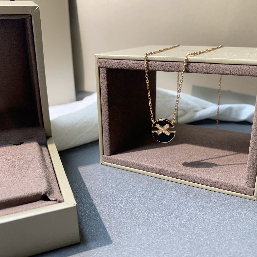 [Elara jewelsry ]JEUX DE PINK GOLD DIAMOND NECKLACE