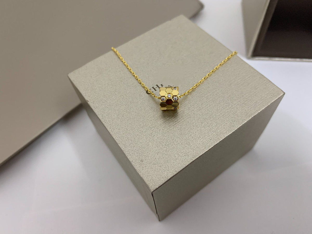 [Elara jewelsry ]BEE LOVE DIAMOND NECKLACE