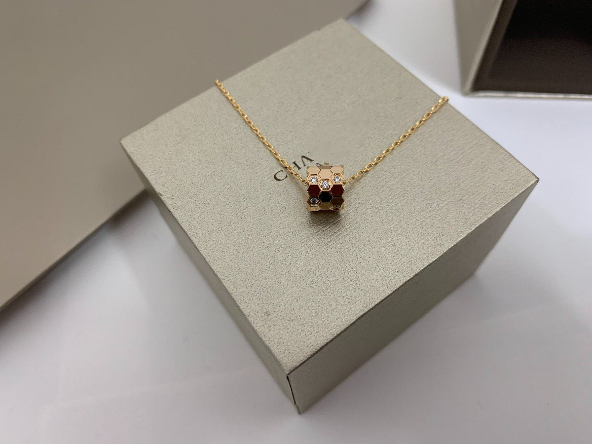 [Elara jewelsry ]BEE LOVE DIAMOND NECKLACE