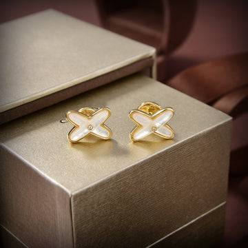 [Elara jewelsry ]JEUX DE WHITE MOP GOLD DIAMOND EARRINGS