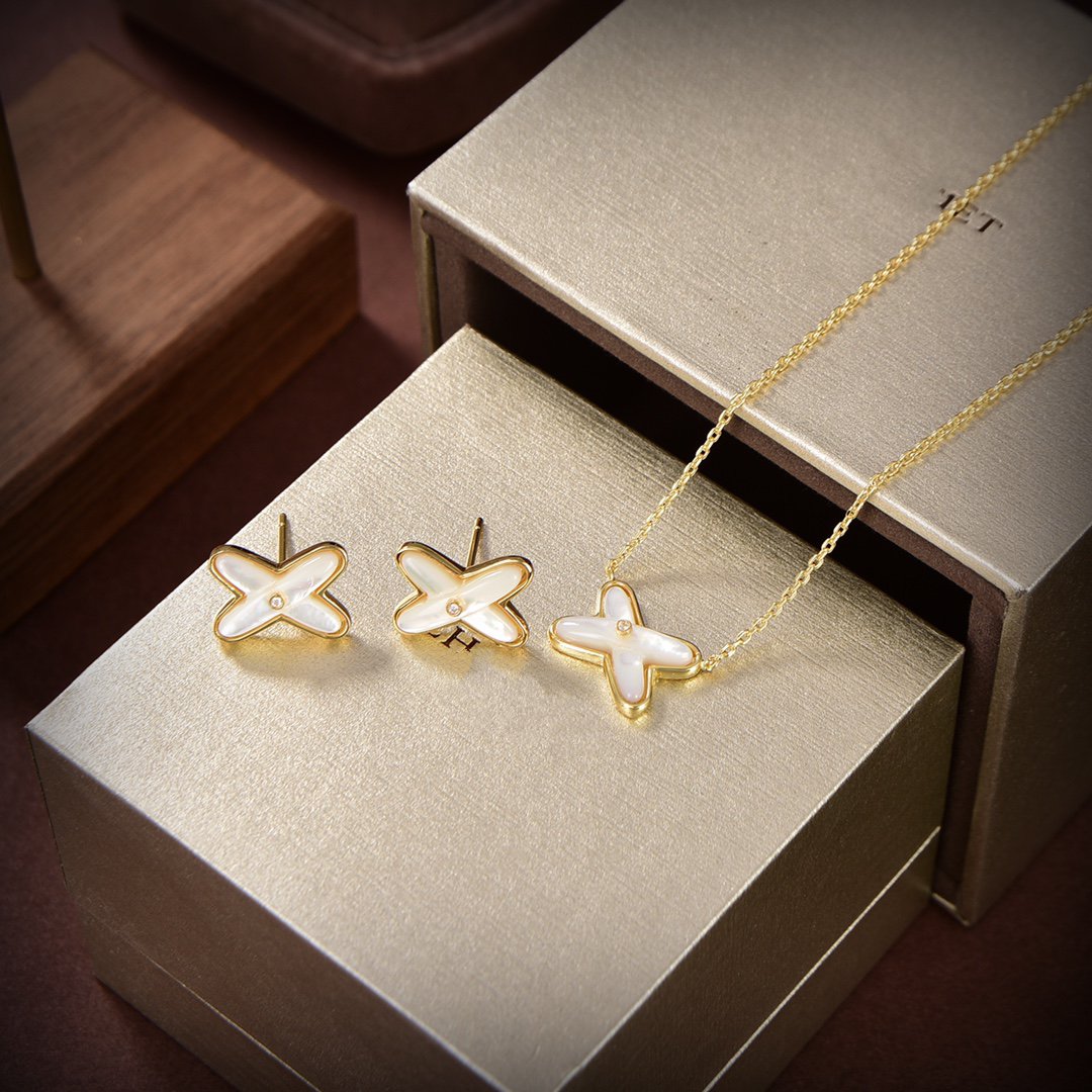 [Elara jewelsry ]JEUX DE WHITE MOP GOLD DIAMOND EARRINGS