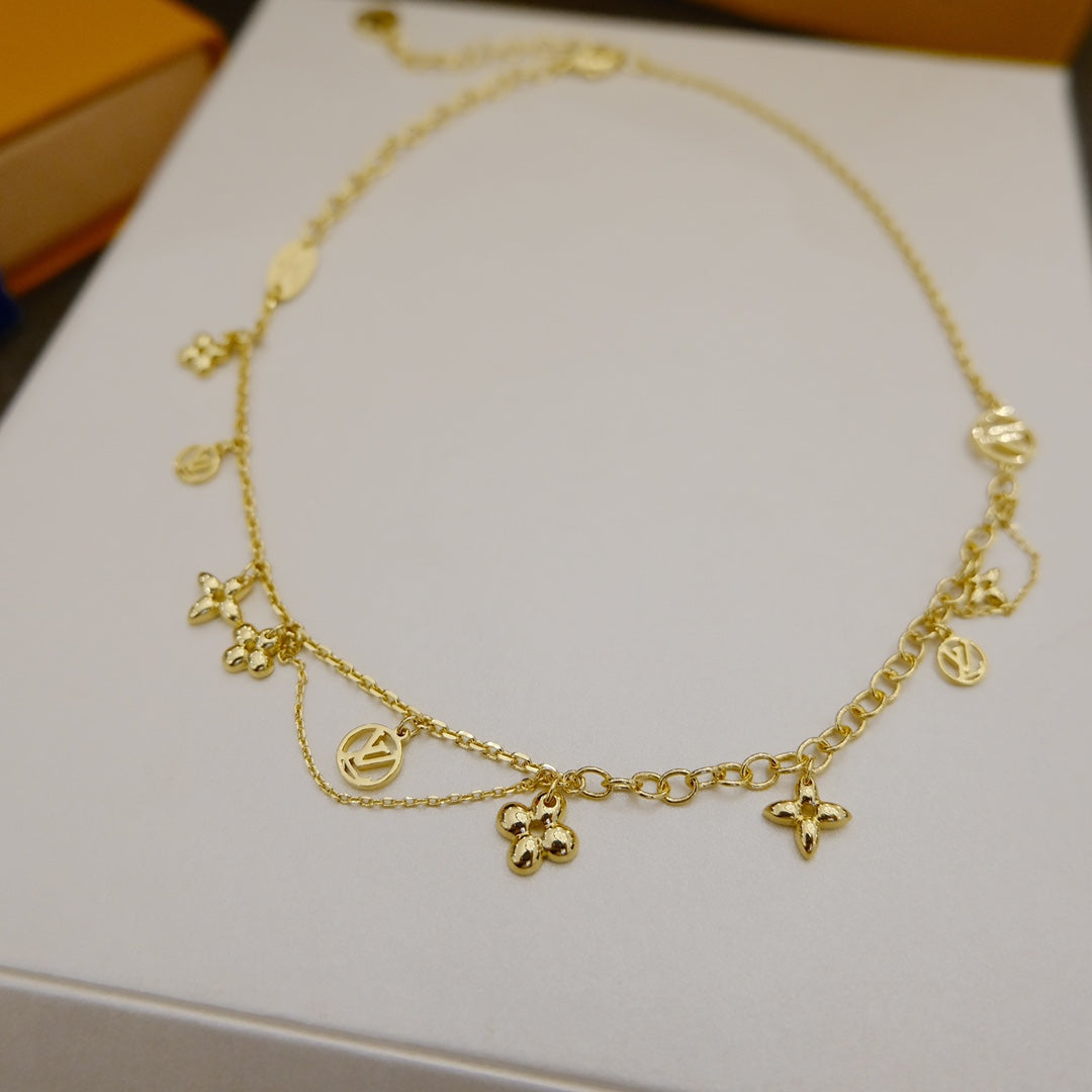 [Elara jewelsry ]BLOOMING SUPPLE NECKLACE BRASS