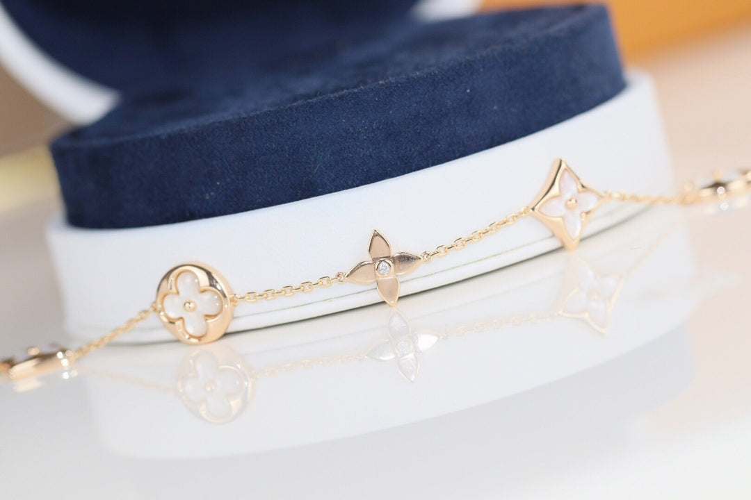 [Elara jewelsry ]LEAF CLOVER BRACELET