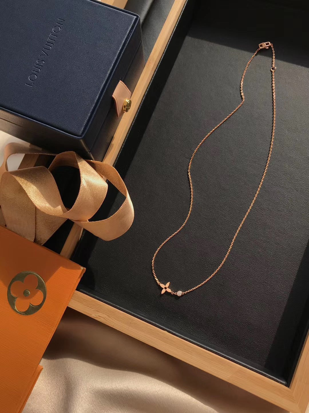 [Elara jewelsry ]BLOSSOM PENDANT PINK GOLD AND DIAMOND