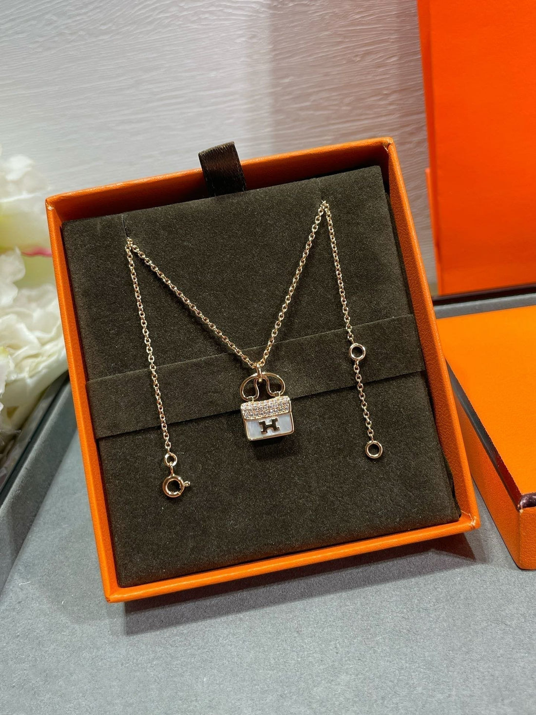 [Elara jewelsry ]H CIRCE MOISSANITE PENDANT NECKLACE GOLD