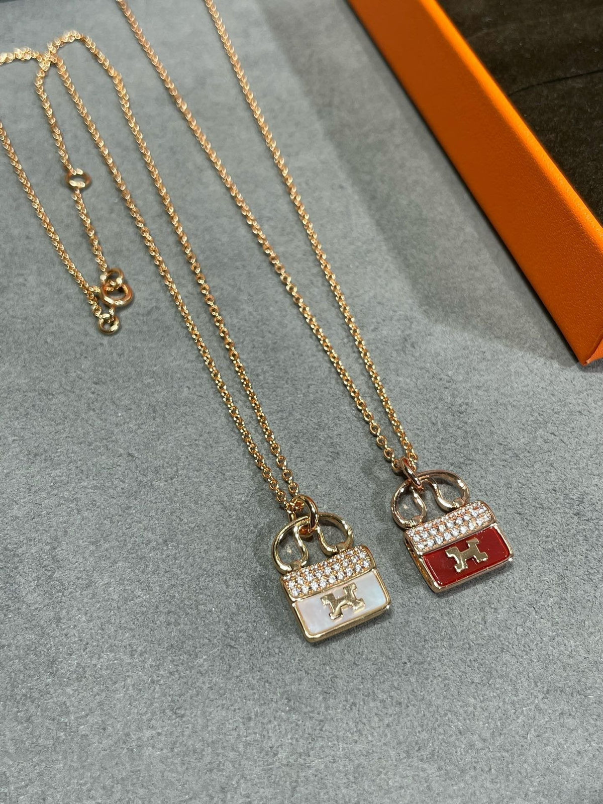 [Elara jewelsry ]H CIRCE MOISSANITE PENDANT NECKLACE GOLD