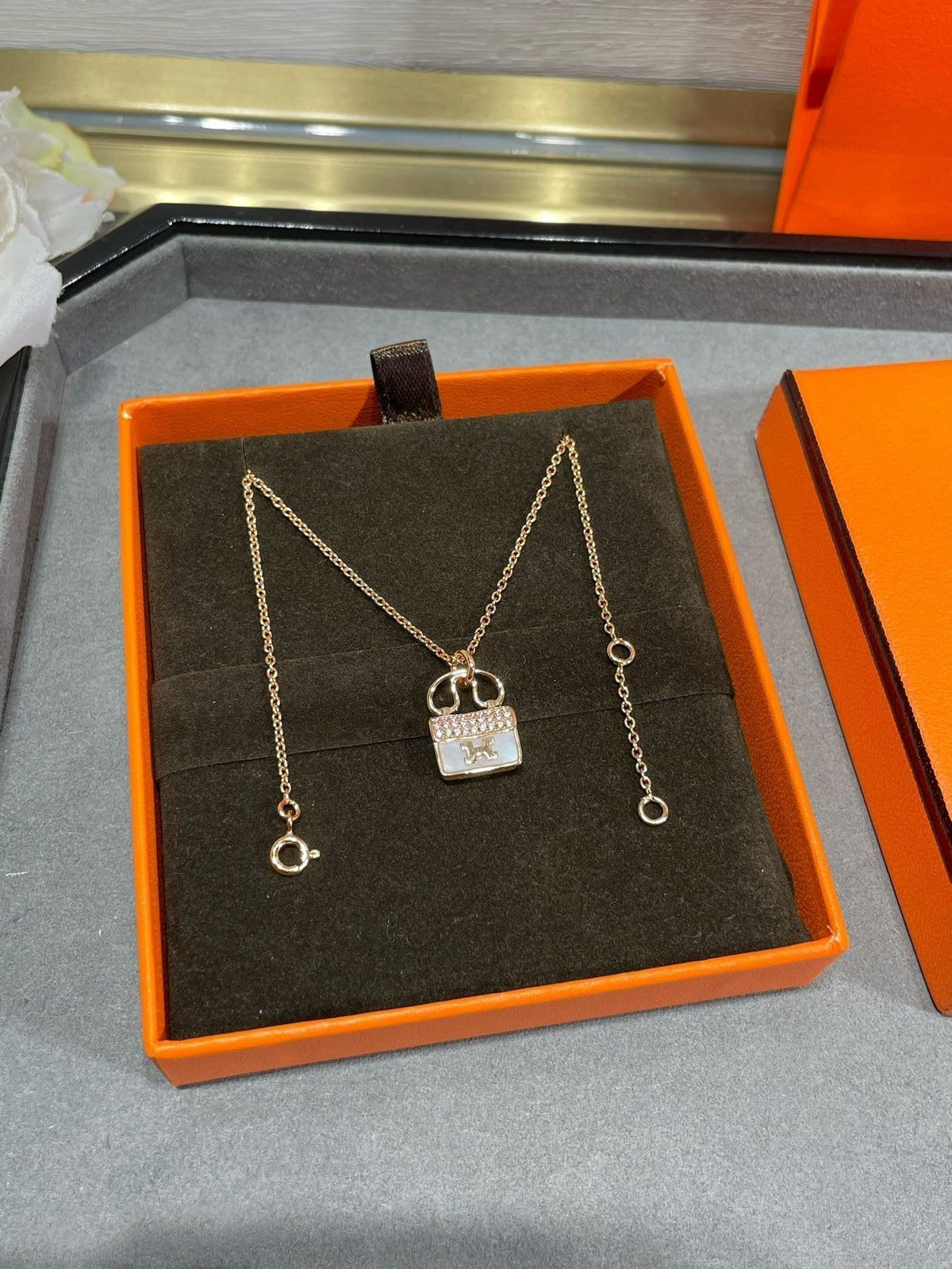 [Elara jewelsry ]H CIRCE MOISSANITE PENDANT NECKLACE GOLD