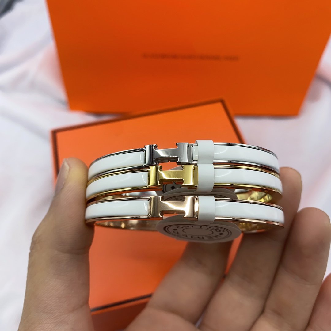 [Elara jewelsry ]CLASSIC HM CLIC WHITE 8MM ENAMEL BRACELET